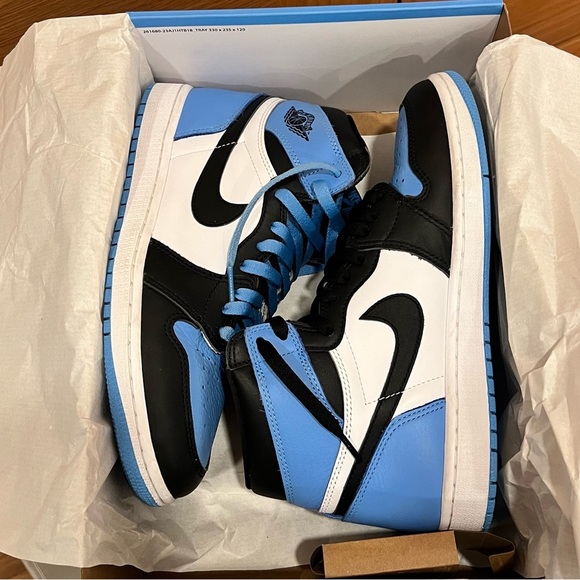 Nike | Air Jordan 1 Retro High OG GS Size 8.5 Mens UNC University Blue - Picture 1 of 9